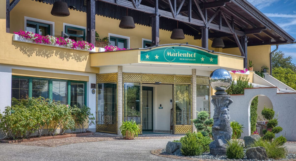 Marienhof - Hotel in Velden am Wörthersee Marienhof - Hotel in Velden am Wörthersee